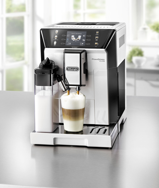 De'Longhi“ Kaffee-Vollautomat mit doppeltem Heizsystem - | BADER