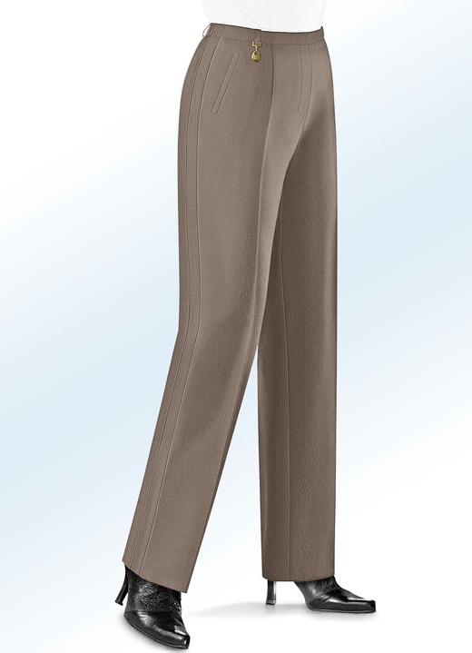 Hosen - Hose mit leicht ausgestellter Fußweite, in Größe 019 bis 058, in Farbe MITTELBRAUN Ansicht 1