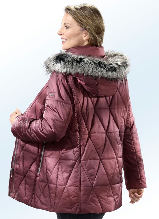 Winterjacken - Jacke mit abnehmbarem Kunstpelz-Besatz, in Größe 040 bis 060, in Farbe BORDEAUX Ansicht 1
