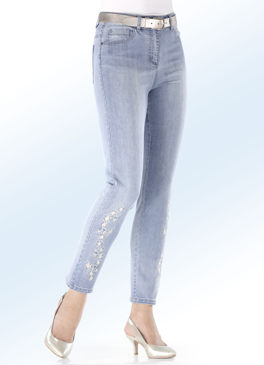 Edel-Jeans mit Stickerei-Applikationen und Glitzersteinchen - Hosen | BADER