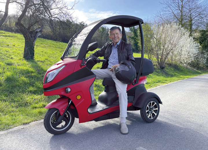 Überdachter Elektro-Roller Lucca für maximalen Fahrspaß bei jedem Wetter -  | BADER