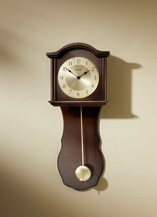 Uhren - Formschöne Wanduhr mit Quarzuhrwerk, in Farbe NUSSBAUM