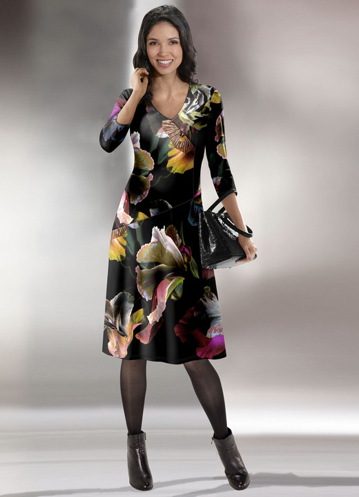 Kleid mit V-Ausschnitt - Mode aus Deutschland | BADER