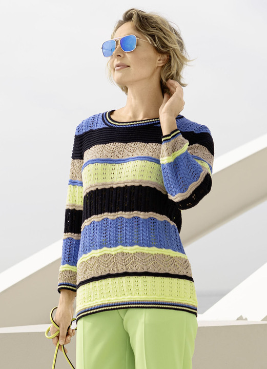 Damenmode - Pullover mit nachhaltig recycelter Baumwolle, in Größe 036 bis 052, in Farbe MARINE-BLAU-MULTICOLOR Ansicht 1
